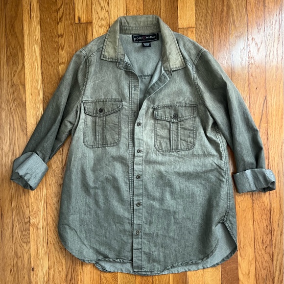 LIKE NEW Olive acid washed button up shirt with flower embroidery, green, medium - Picture 2 of 2